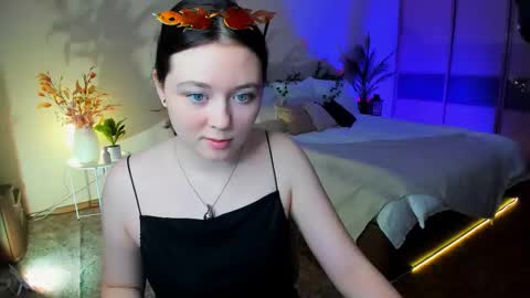 Snapshot of alluringeyess chatting on 11.13.25 alluringeyess online show from 11.13.25