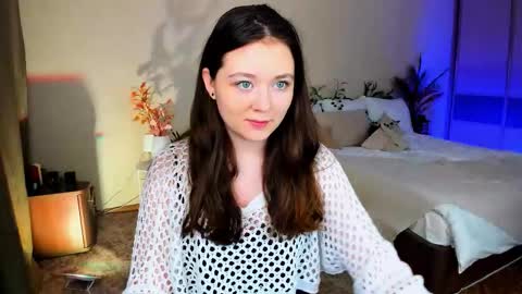 Snapshot of alluringeyess chatting on 11.18.25 alluringeyess online show from 11.18.25