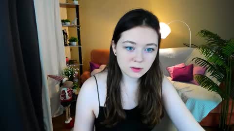 Snapshot of alluringeyess chatting on 11.22.25 alluringeyess online show from 11.22.25