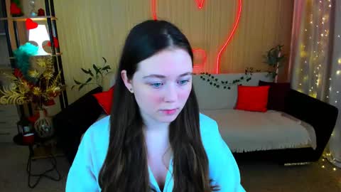 alluringeyess online show from 04.19.26