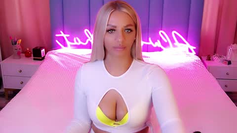 AlwaysHot online show from 12.13.24