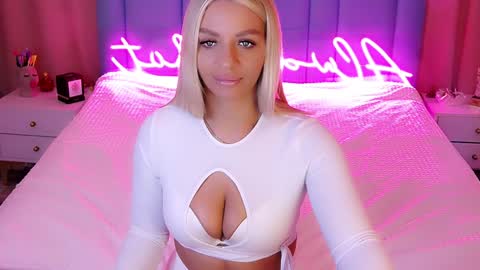 AlwaysHot online show from 12.19.24