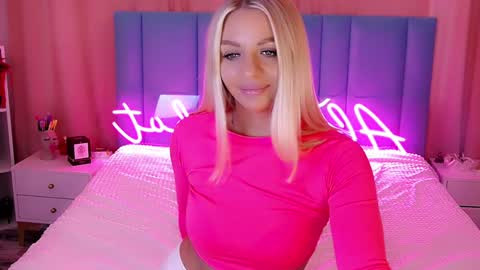 AlwaysHot online show from 12.22.24