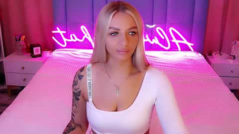 AlwaysHot online show from 12.29.24