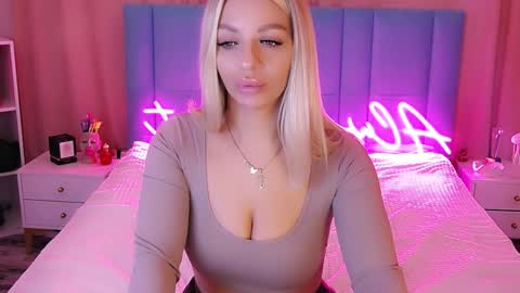 AlwaysHot online show from 01.18.25