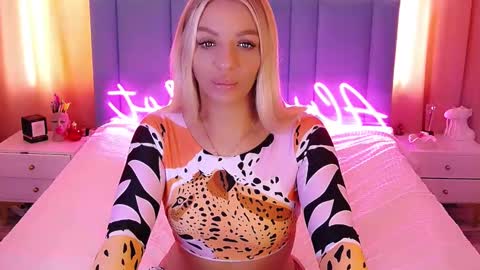 AlwaysHot online show from 03.10.25