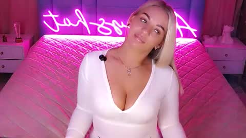 AlwaysHot online show from 02.04.26