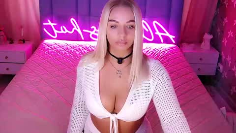 AlwaysHot online show from 04.13.26