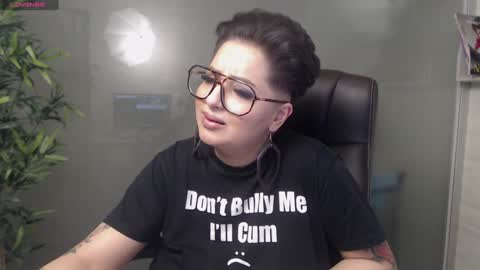 Snapshot of allyiah chatting on 01.17.25 online show from 01.17.25