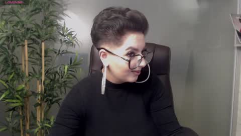 Snapshot of allyiah chatting on 01.28.25 online show from 01.28.25