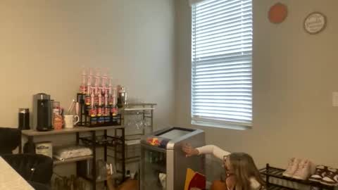 Snapshot of allymaeeee chatting on 10.22.25 Ally Mae online show from 10.22.25