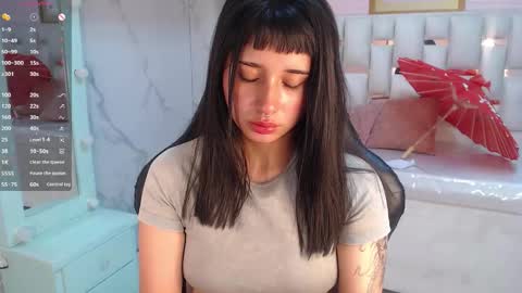 Allysa  online show from 10.25.25