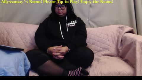 Snapshot of allyssamay chatting on 10.30.25 Allyssamay online show from 10.30.25