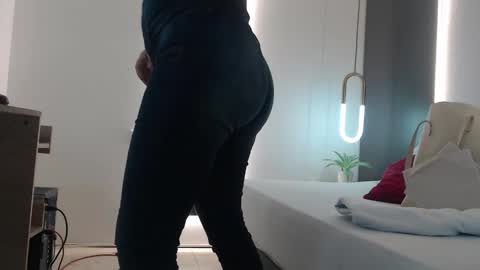 ALMA FENIX  online show from 02.11.25