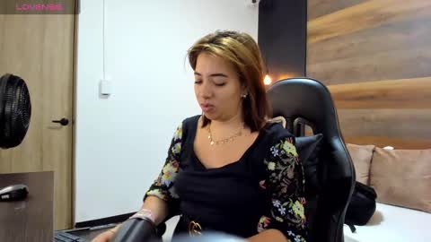 ALMA FENIX  online show from 10.07.25