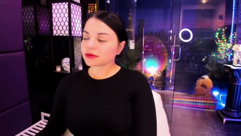 Snapshot of alma_pearl chatting on 03.10.25 Alma online show from 03.10.25