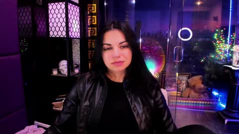 Snapshot of alma_pearl chatting on 10.10.25 Alma online show from 10.10.25