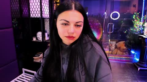 Snapshot of alma_pearl chatting on 10.26.25 Alma online show from 10.26.25