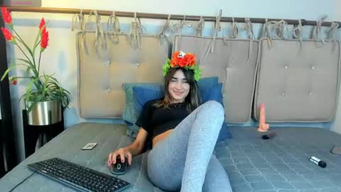 alma_rose_ online show from 04.30.26