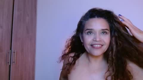 Snapshot of alma_sexyy chatting on 02.12.25 Alma online show from 02.12.25