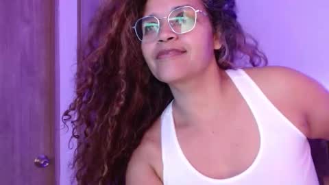 Snapshot of alma_sexyy chatting on 02.20.25 Alma online show from 02.20.25