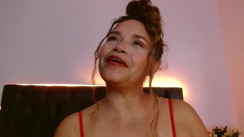 Snapshot of alma_sexyy chatting on 09.22.25 Alma online show from 09.22.25