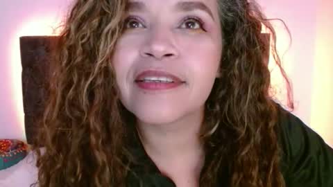 Snapshot of alma_sexyy chatting on 11.23.25 Alma online show from 11.23.25