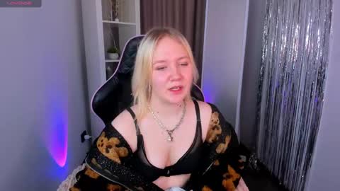 Amina online show from 02.09.25