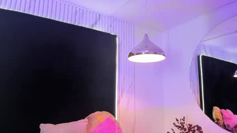 Snapshot of almendraevans chatting on 02.07.25 ALMENDRAEVANS online show from 02.07.25