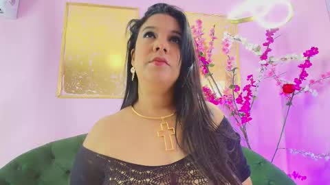 Snapshot of almendraevans chatting on 11.09.25 ALMENDRAEVANS online show from 11.09.25