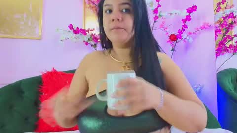 Snapshot of almendraevans chatting on 11.22.25 ALMENDRAEVANS online show from 11.22.25