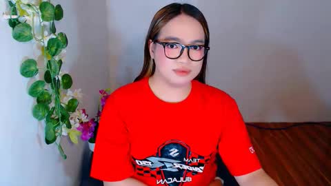 Snapshot of almirablont13 chatting on 11.28.25 Almira online show from 11.28.25