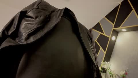 Snapshot of almma_ chatting on 09.09.25 ALMMA online show from 09.09.25