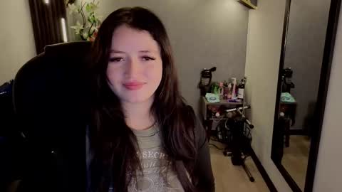 Snapshot of almma_ chatting on 09.13.25 ALMMA online show from 09.13.25