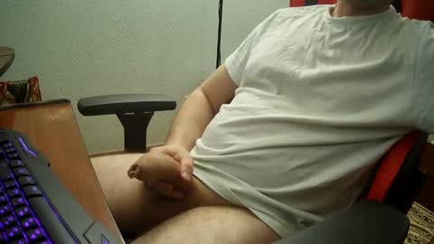 Snapshot of alonzomanly chatting on 12.11.24 alonzomanly online show from 12.11.24