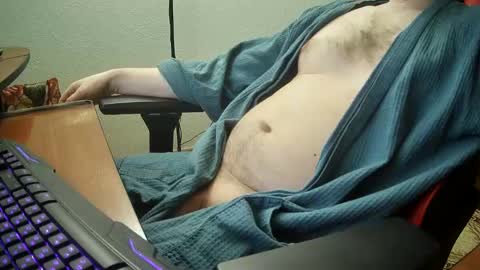 Snapshot of alonzomanly chatting on 01.04.25 alonzomanly online show from 01.04.25