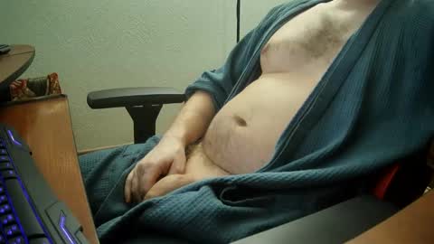 Snapshot of alonzomanly chatting on 01.05.25 alonzomanly online show from 01.05.25