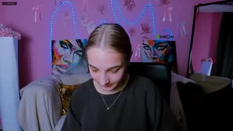 Snapshot of alorea_faye chatting on 05.19.26 Alorea online show from 05.19.26