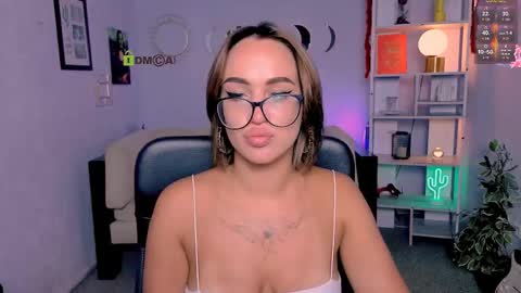 Snapshot of alorea_faye chatting on 05.31.26 Alorea online show from 05.31.26