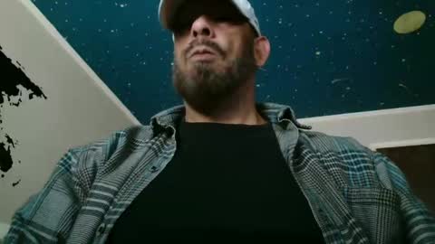 Snapshot of alph4beto chatting on 10.19.25 ALPH4BETO online show from 10.19.25