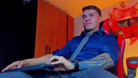 alpha_dominus_ online show from 10.18.25