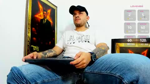Snapshot of alpha_paganni chatting on 05.12.26 alpha paganni online show from 05.12.26