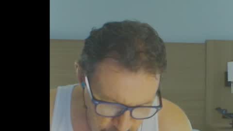 Snapshot of alphablue_wolf1295 chatting on 05.04.26 alphablue_wolf1295 online show from 05.04.26
