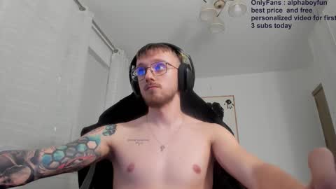 Snapshot of alphaboyfun chatting on 09.11.25 Andi online show from 09.11.25