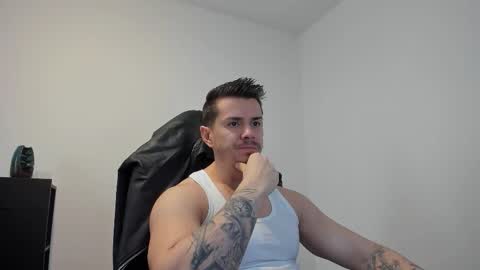 Snapshot of alphagodleatherking92 chatting on 10.11.25 LeatherMaster online show from 10.11.25