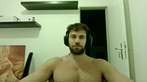 Snapshot of alphah_hunk chatting on 09.26.25 alphah_hunk online show from 09.26.25