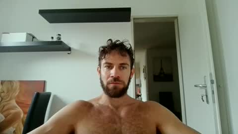 Snapshot of alphah_hunk chatting on 10.13.25 alphah_hunk online show from 10.13.25