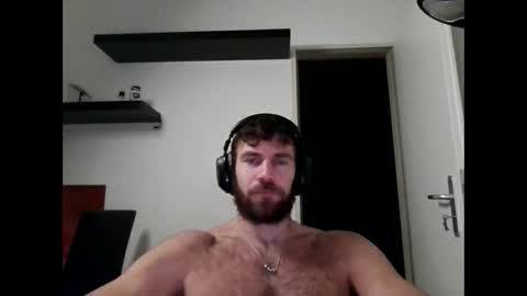 Snapshot of alphah_hunk chatting on 11.01.25 alphah_hunk online show from 11.01.25