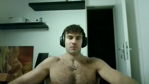 Snapshot of alphah_hunk chatting on 11.07.25 alphah_hunk online show from 11.07.25