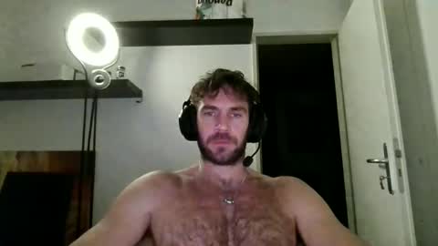 Snapshot of alphah_hunk chatting on 11.29.25 alphah_hunk online show from 11.29.25